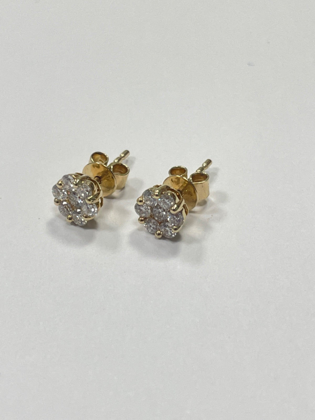 14K Yellow Gold  Earring with Diamond