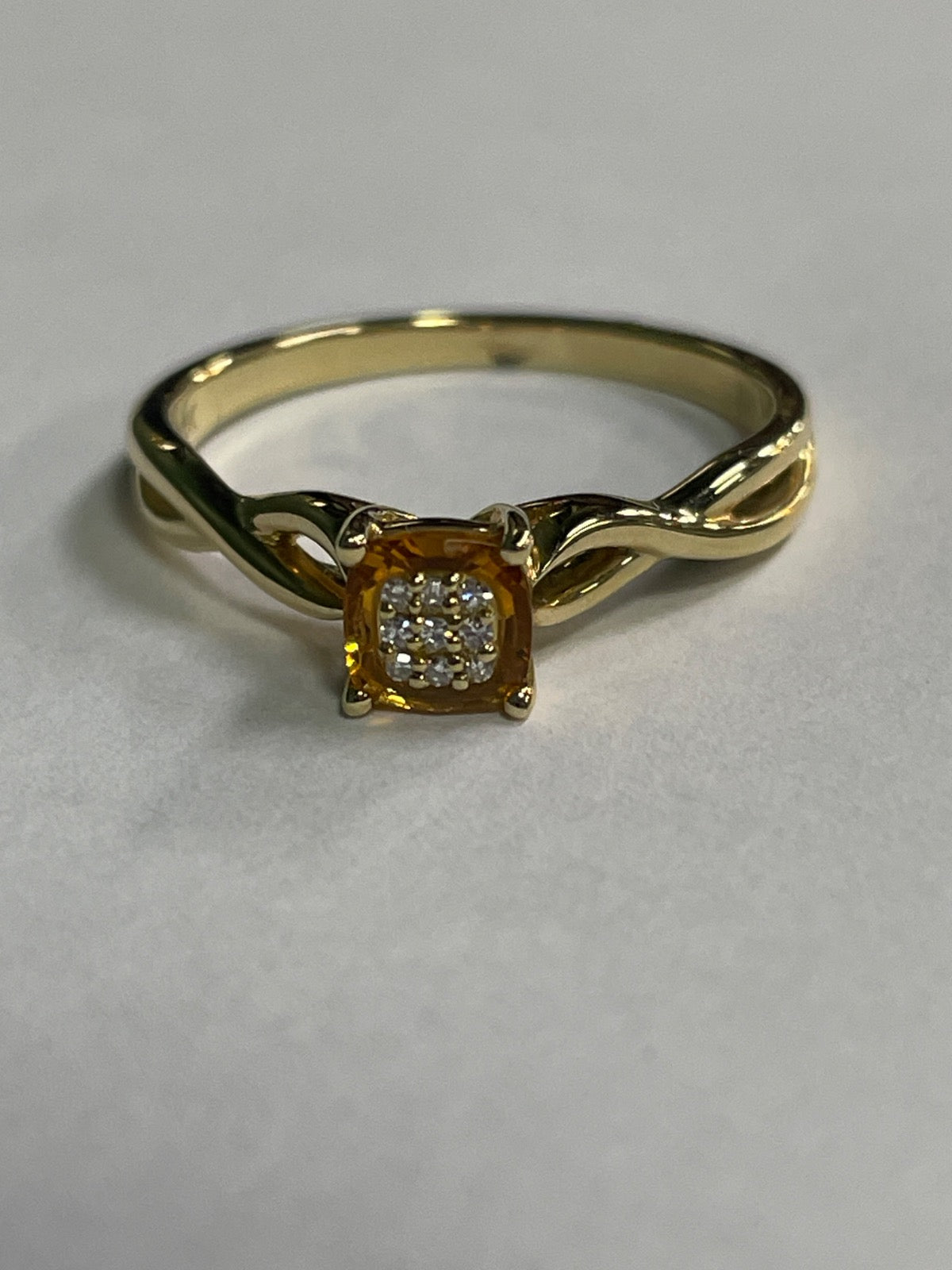 14K Yellow Gold  Ring with Diamond and Citrine