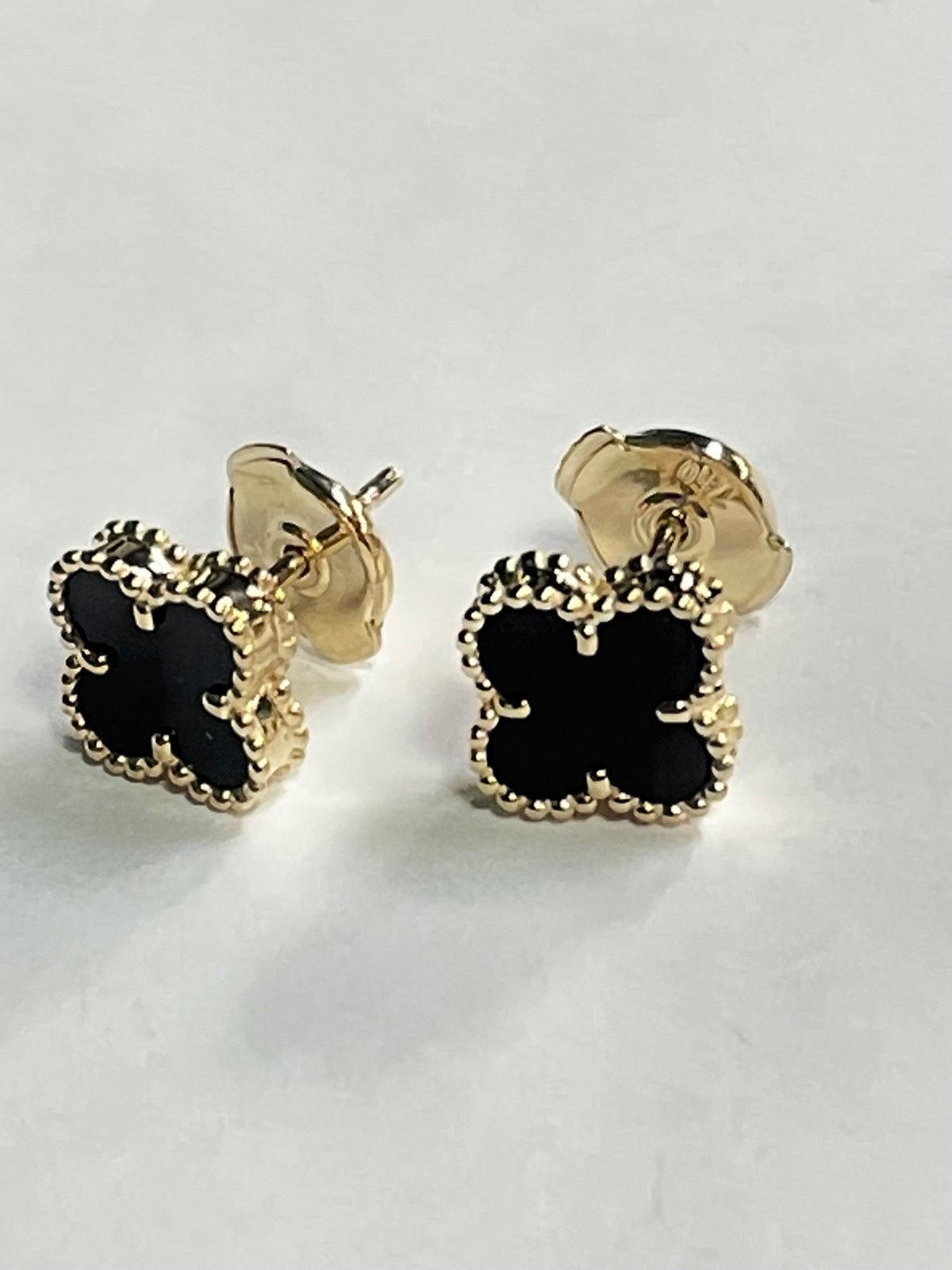 18K Yellow Gold Clover  Earring with Onyx