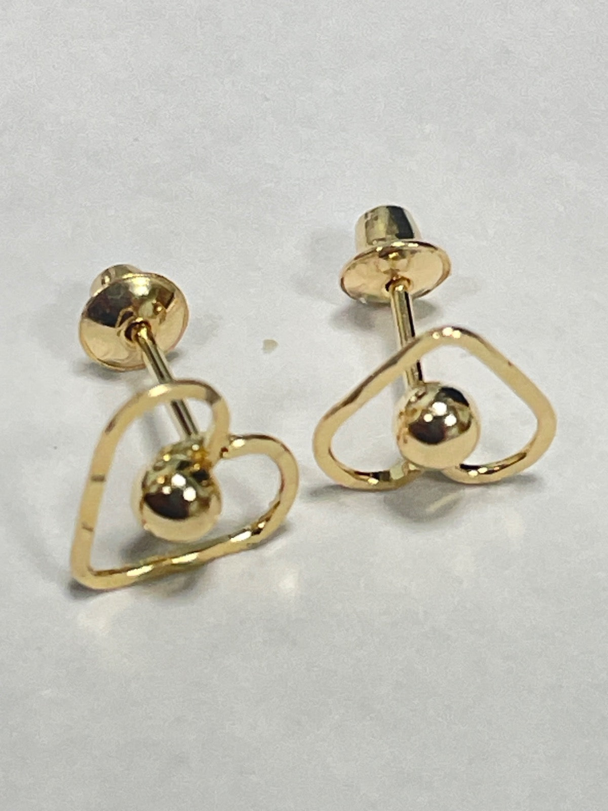 18K Yellow Gold Heart Earring