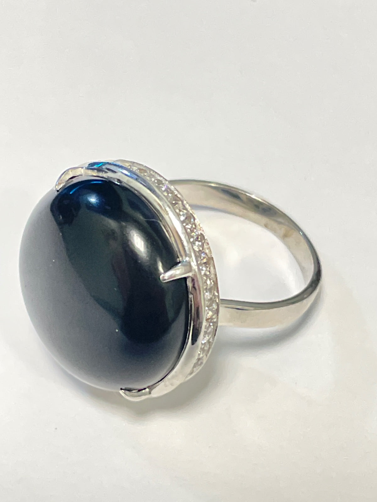 White Silver  Ring with Onyx