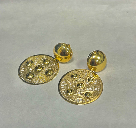 18K Yellow Gold Met Circle Earring