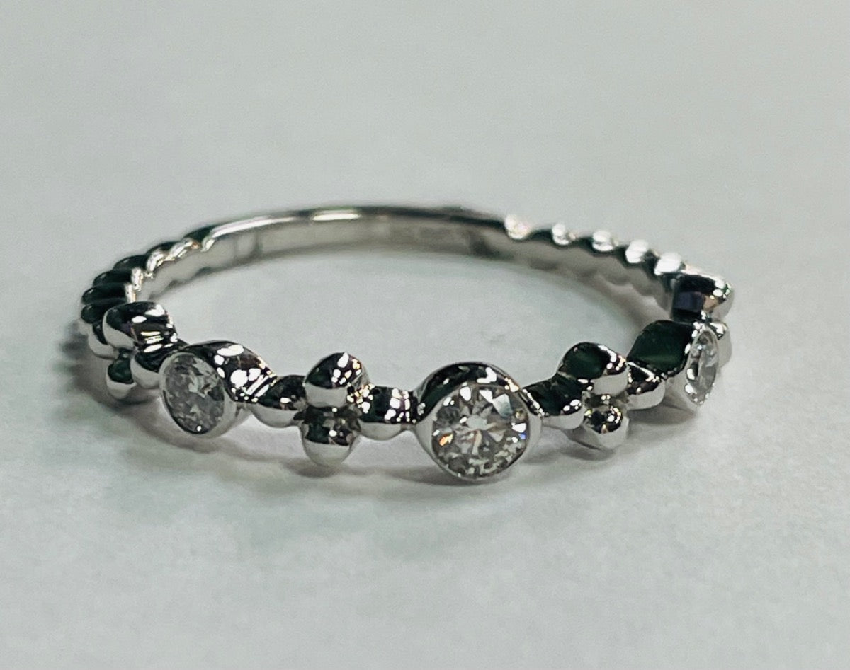14K White Gold  Ring with Diamond