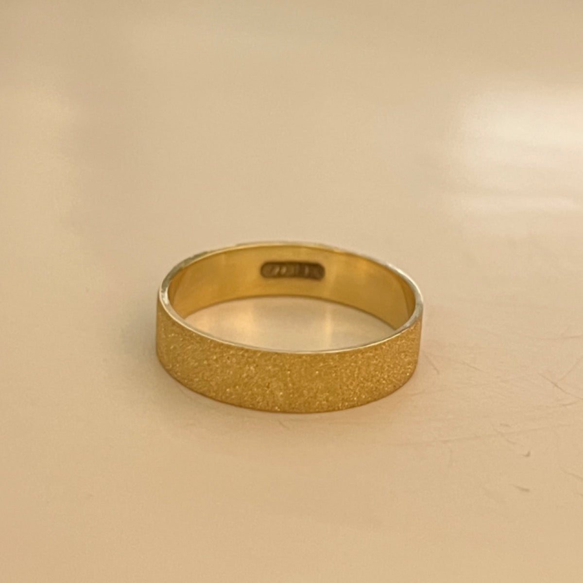 18K Yellow Gold  Wedding Band