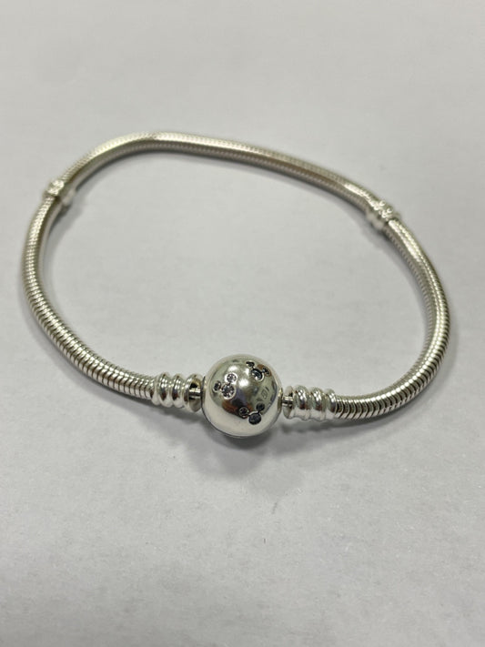 White Silver Pandora Model Bracelet