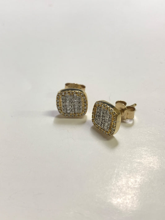 14K Yellow Gold  Earring with Diamond