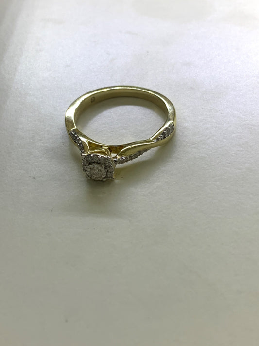 14K Yellow Gold  Engagement Ring with Diamond