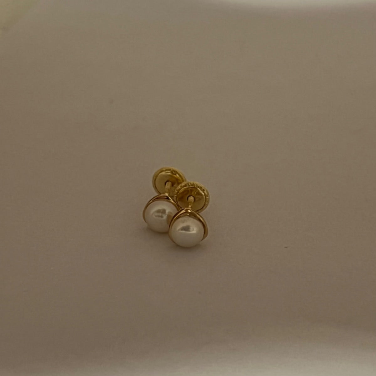 18K Yellow Gold  Earring with Pearl