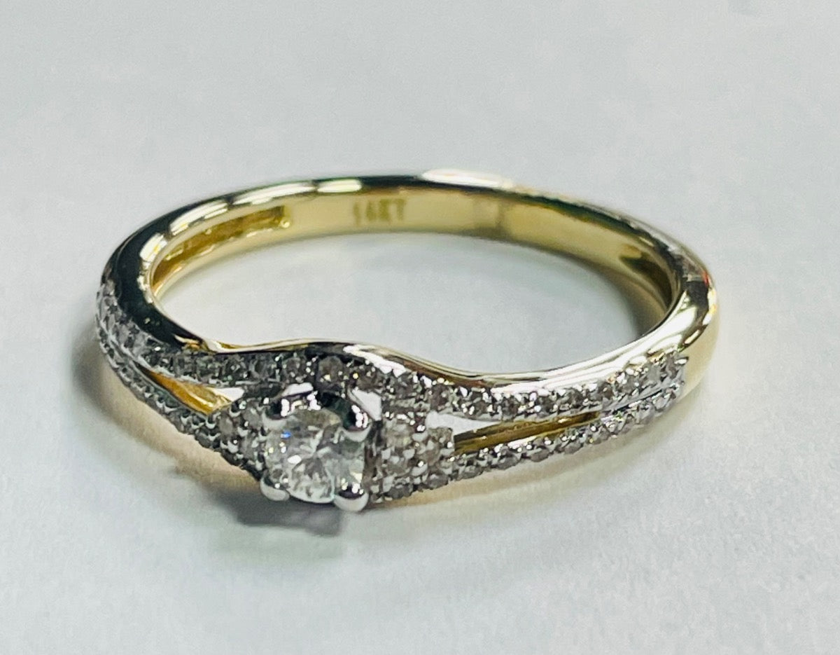 14K Yellow Gold  Engagement Ring with Diamond