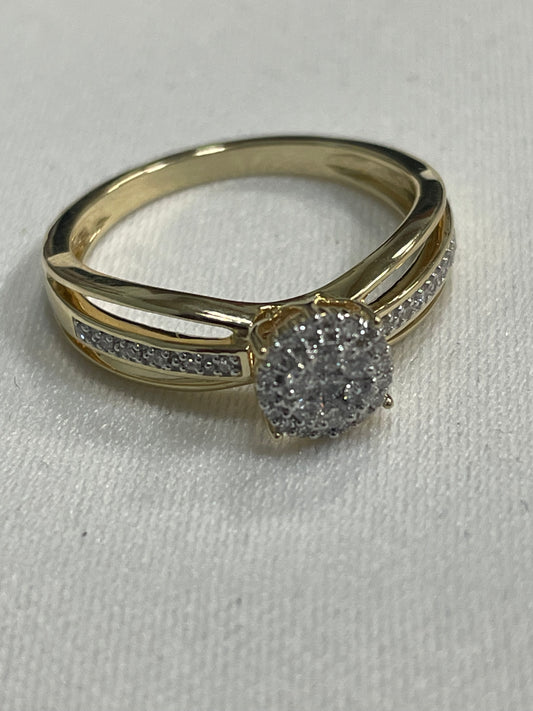 14K Yellow Gold  Ring with Diamond