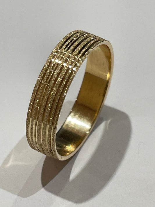 18K Yellow Gold Flat Detailead Wedding Band