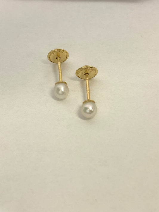 18K Yellow Gold  Earring with Pearl