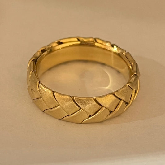 18K Yellow Gold  Wedding Band