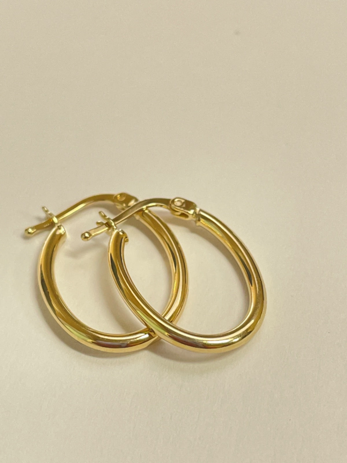 14K Yellow Gold Oval  Earring