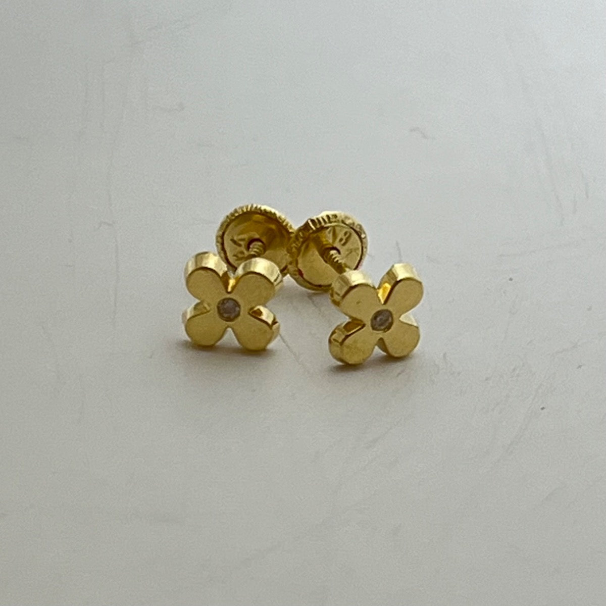 18K Yellow Gold Flower  Earring with CZ