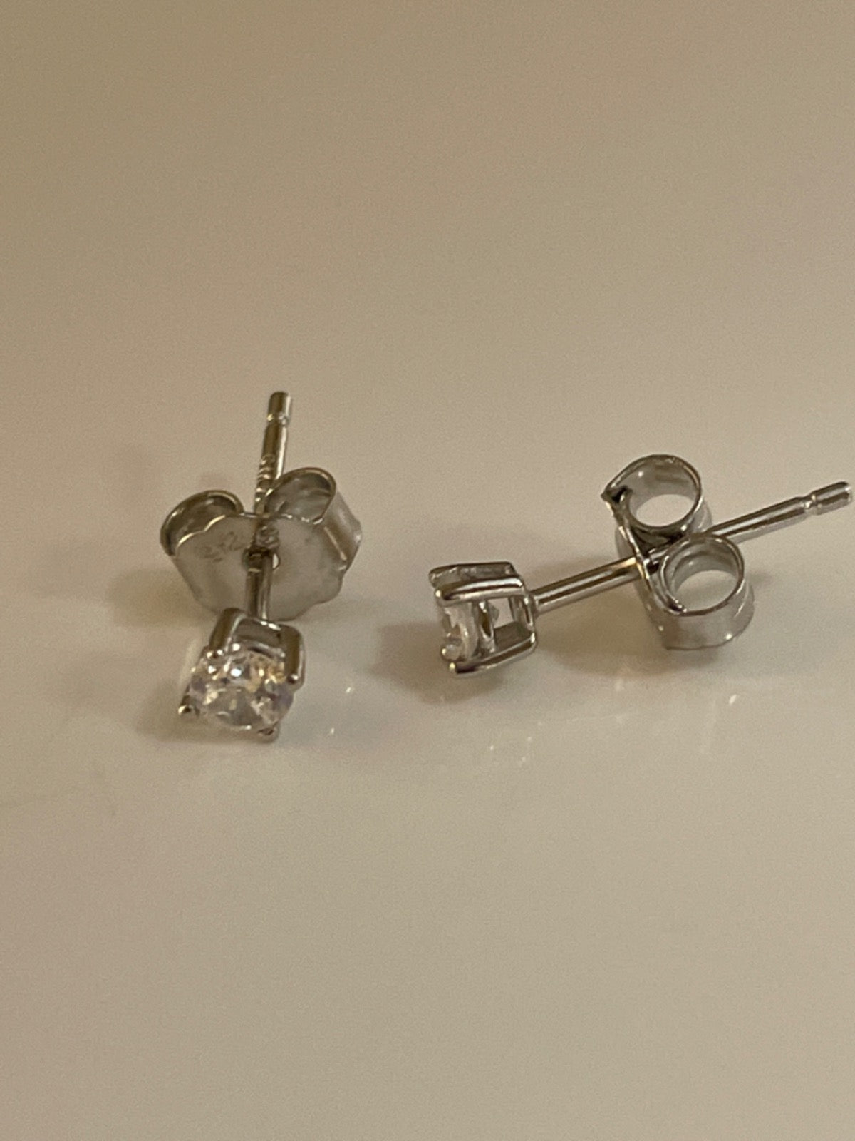 Silver 3mm cz Stuts Earring