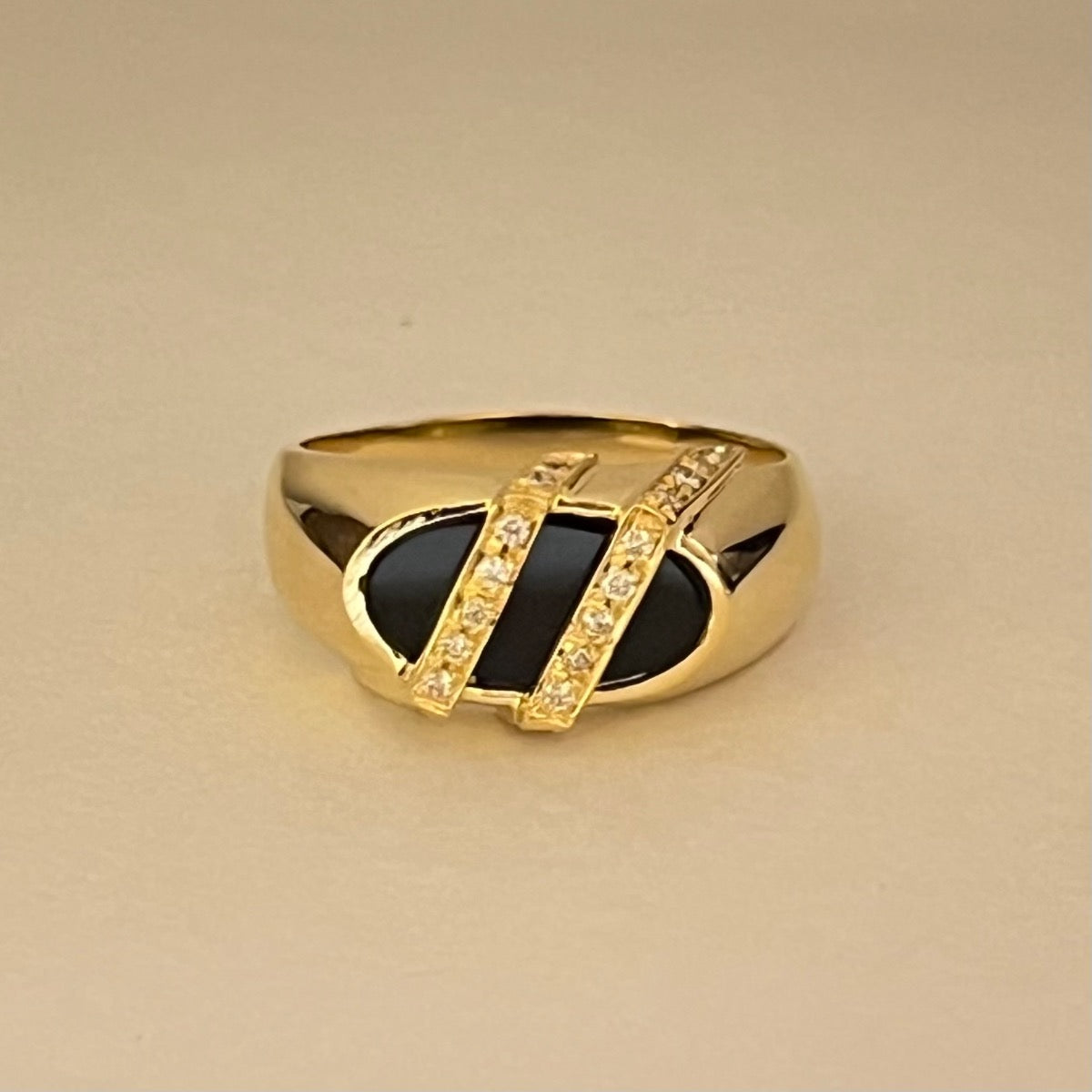 18K Yellow Gold  Men's Ring with Onyx and Diamond