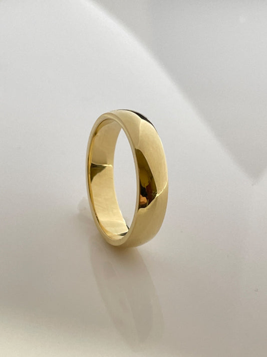 18K Yellow Gold Rounded  Wedding Band