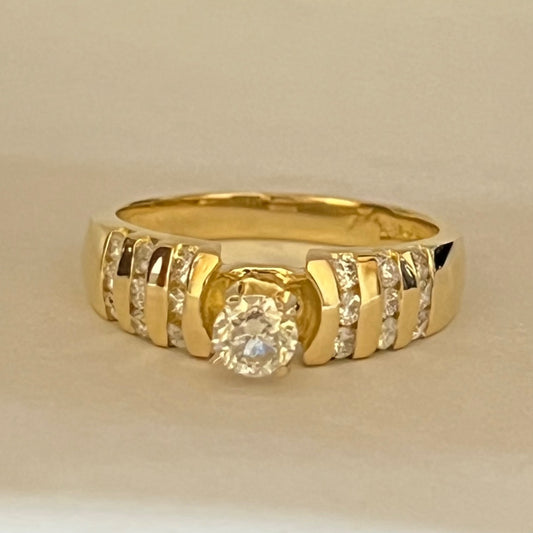 18K Yellow Gold  Engagement Ring with Diamond