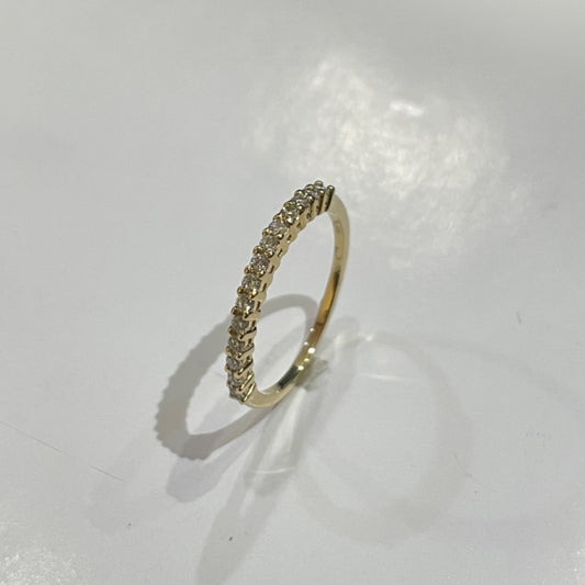 18K Yellow Gold  Wedding Band with Diamond