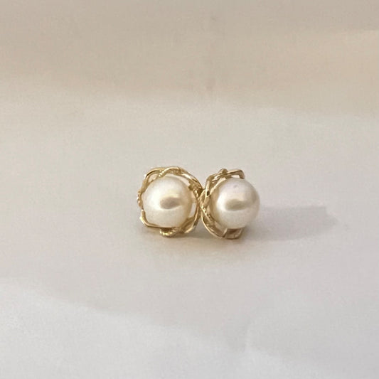 14K Yellow Gold  Earring with Pearl