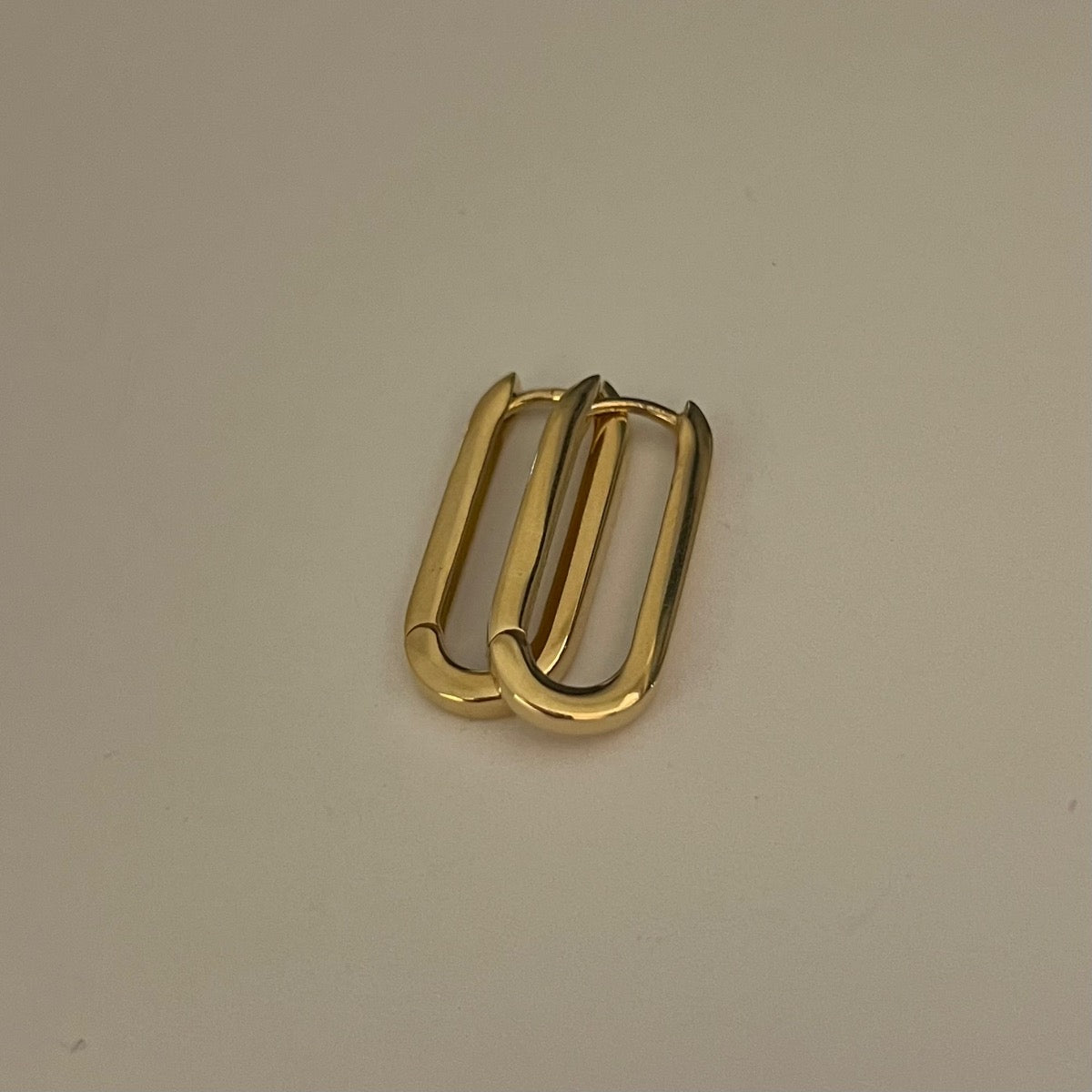 18K Yellow Gold Oval Hoop  Earring