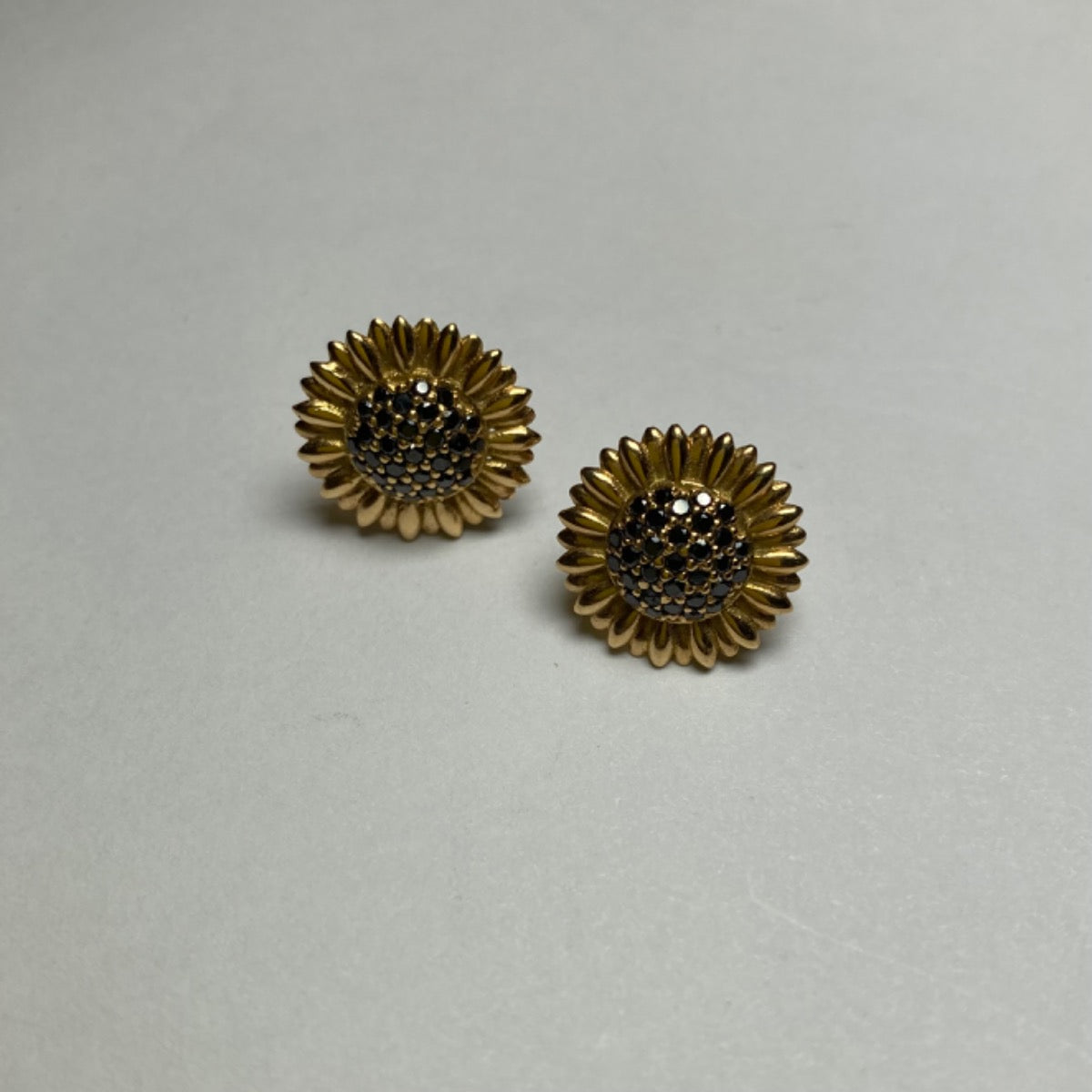 18K Yellow Gold  Sunflower Earring with Black Diamond