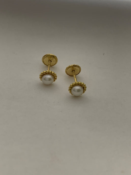 18K Yellow Gold  Earring with Pearl