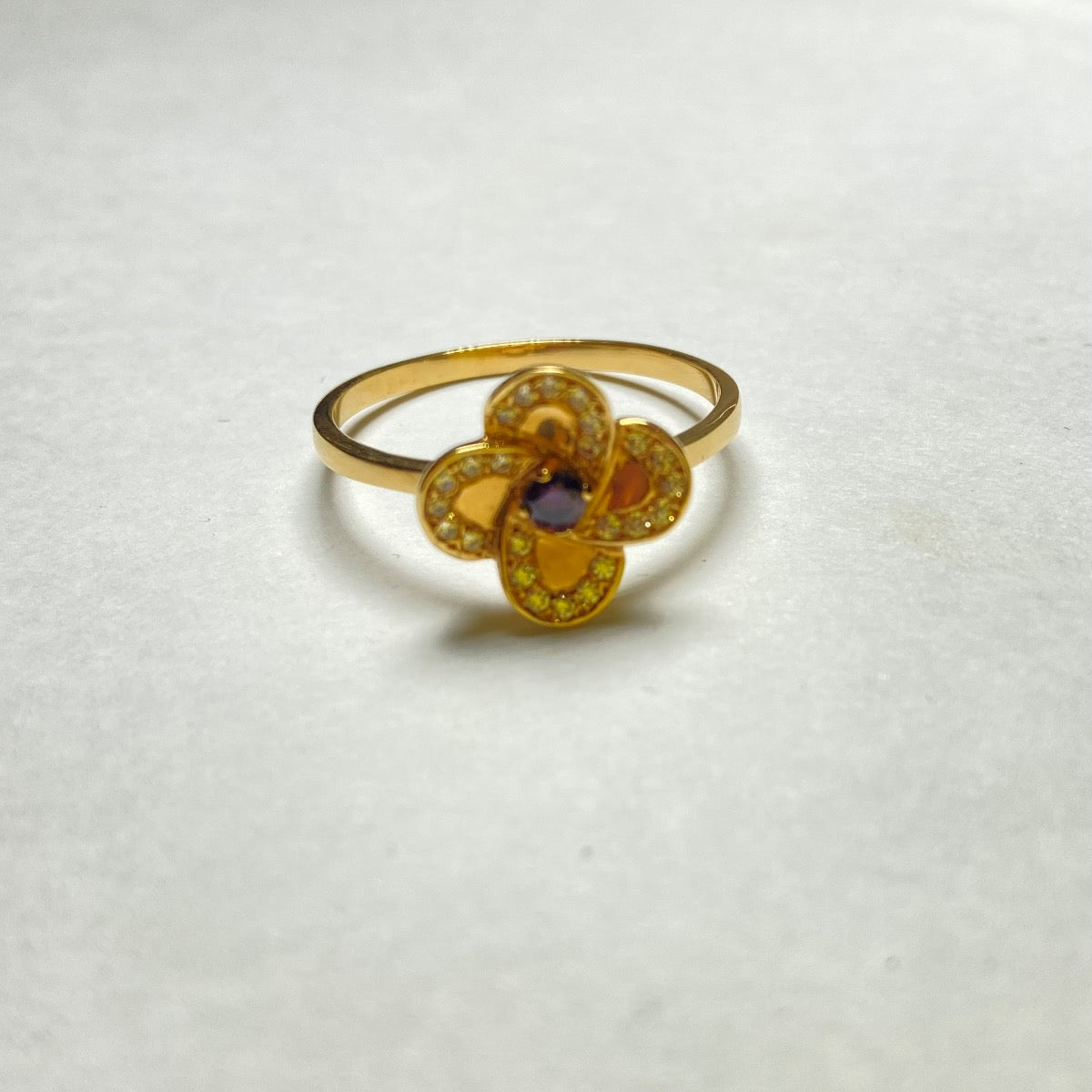 19K Yellow Gold  Ring with CZ