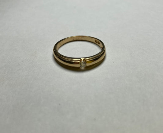 18K Yellow Gold  Wedding Band with Diamond