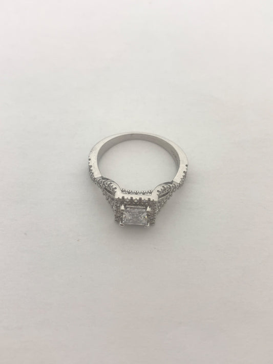 White Silver  Ring with CZ