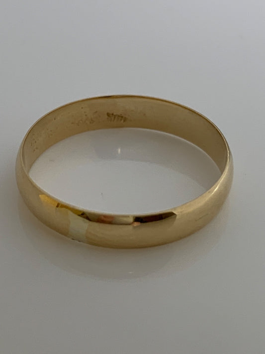 18K Yellow Gold  Wedding Band