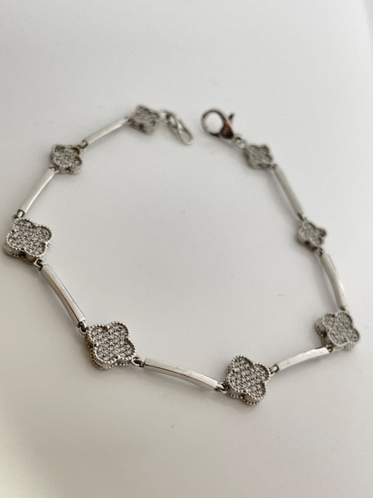 14K White Gold “VanCleef” Bracelet with Diamond