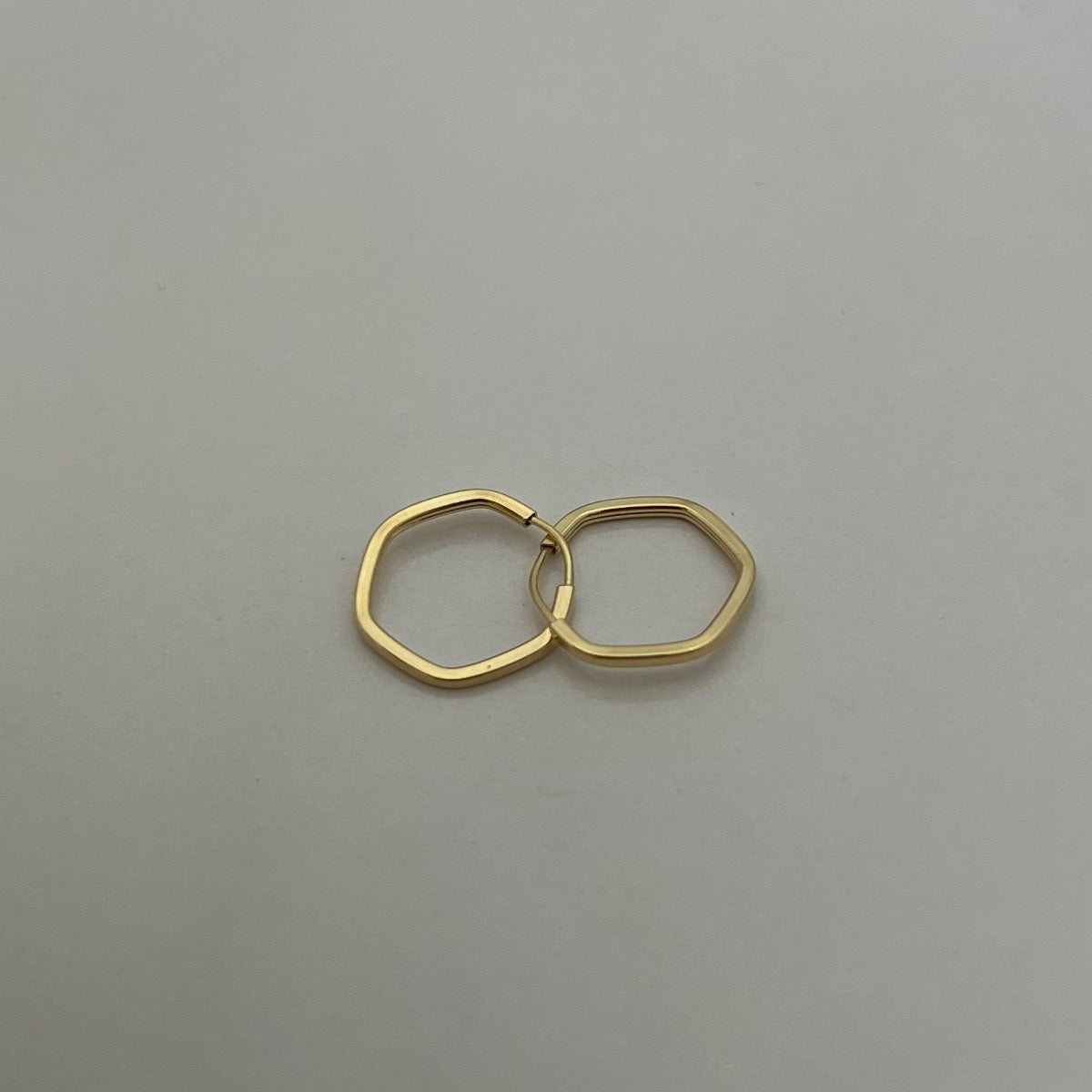 18K Yellow Gold Hoop Earring