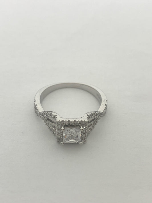 White Silver  Ring with CZ