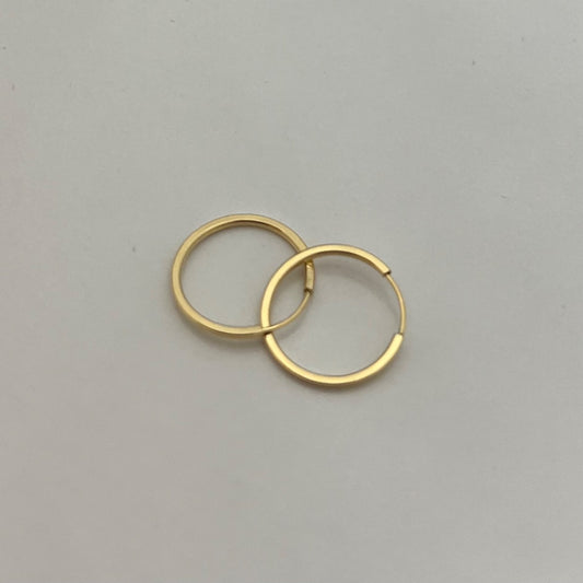 18K Yellow Gold Hoop Earring