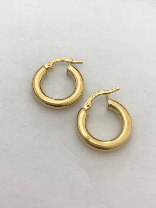 18K Yellow Gold Hoop Earrings