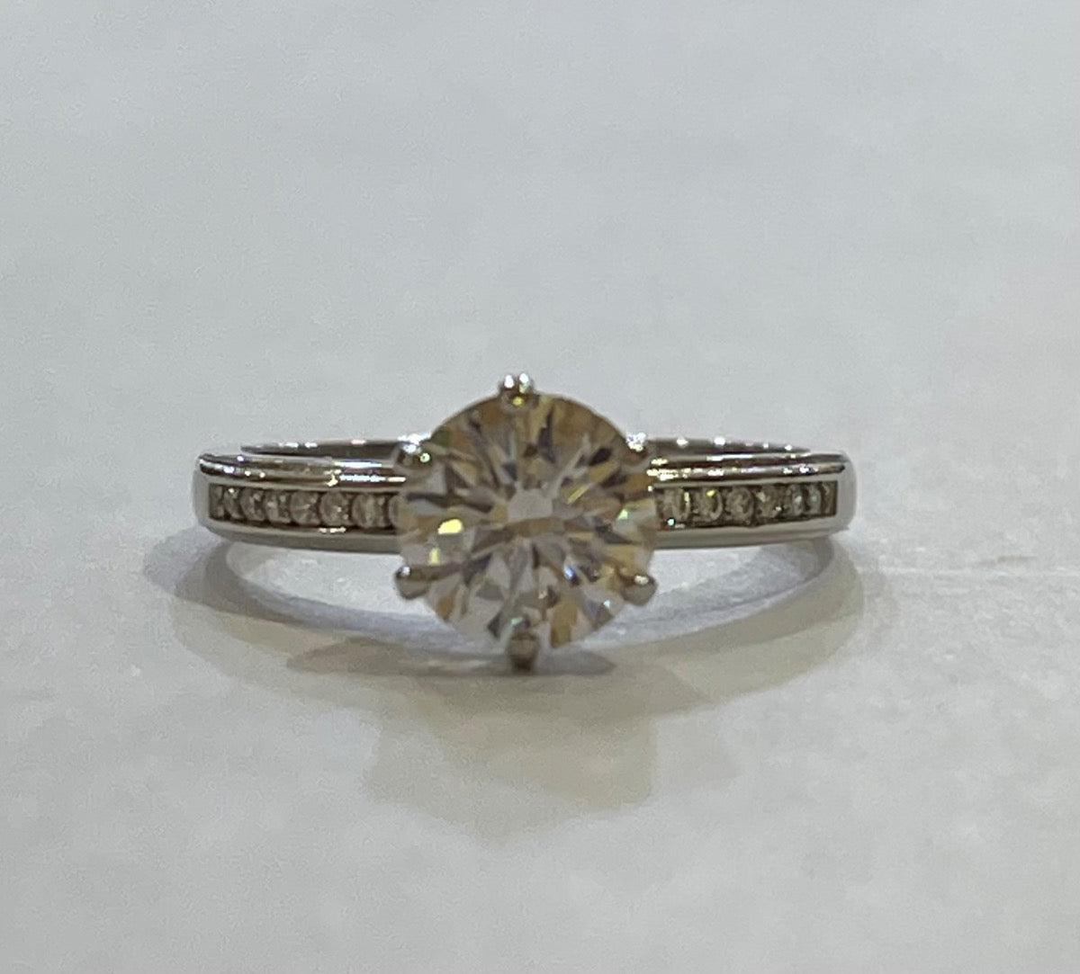 White Silver Solitarie  Ring with CZ