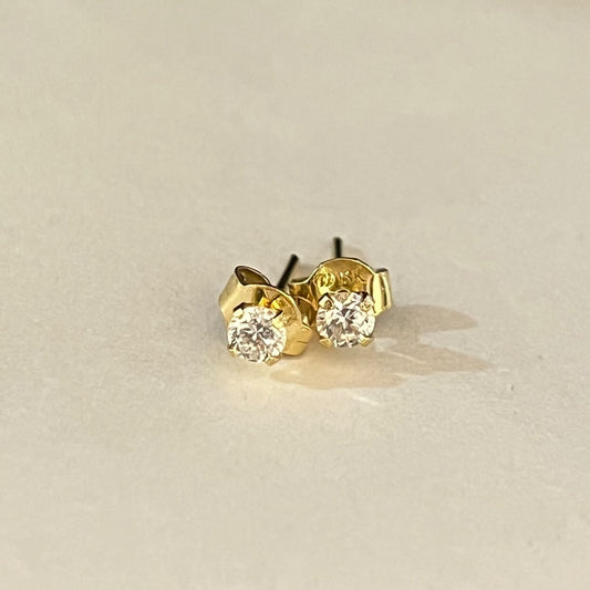 18K Yellow Gold  Earring with CZ