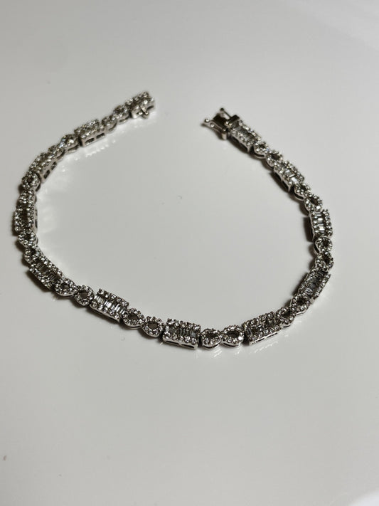 18K White Gold  Bracelet with Diamond