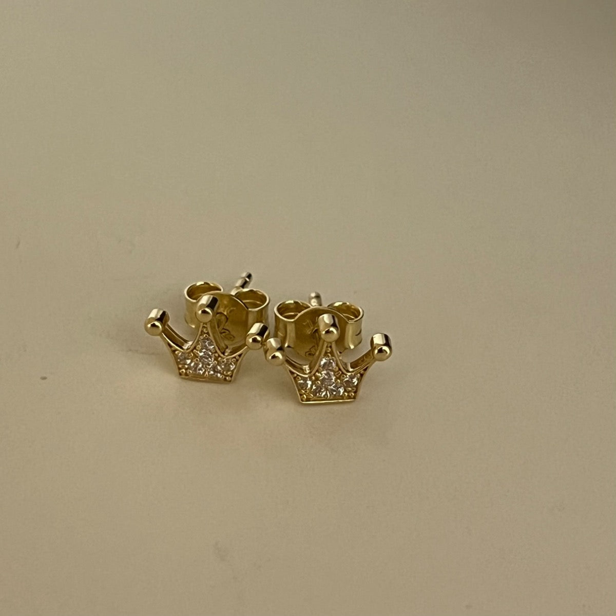 18K Yellow Gold Crow  Earring with CZ