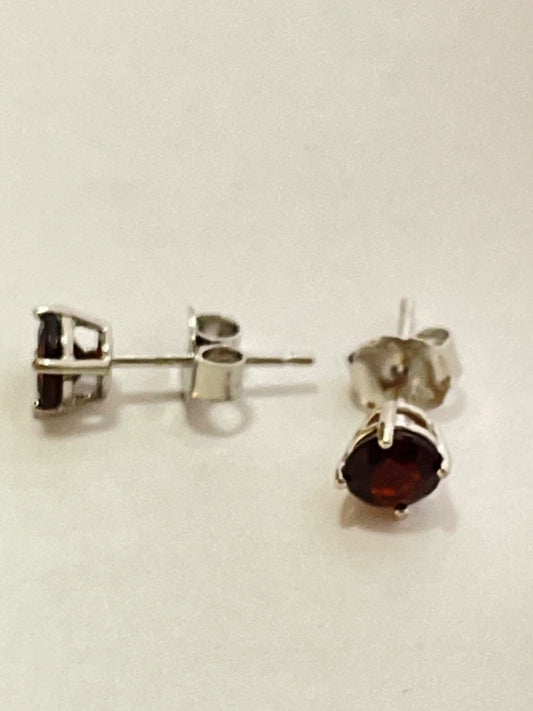 Silver  Earring with Garnet