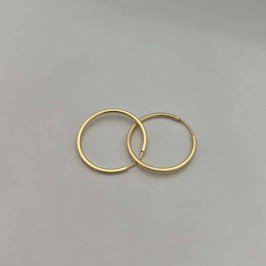 18K Yellow Gold Hoop Earring