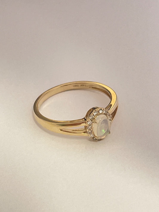 14K Yellow Gold  Ring with Diamond