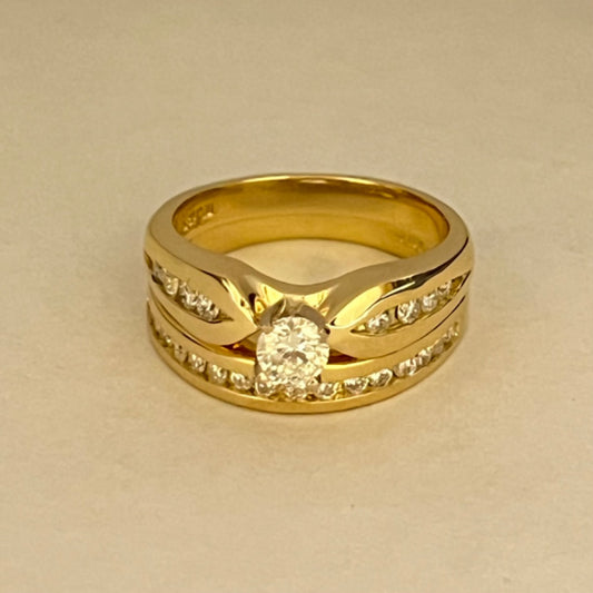 18K Yellow Gold  Engagement Ring with Diamond