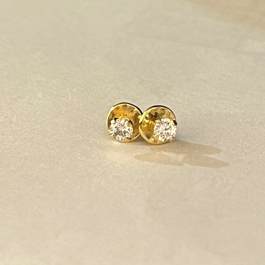 18K Yellow Gold  Earring with CZ