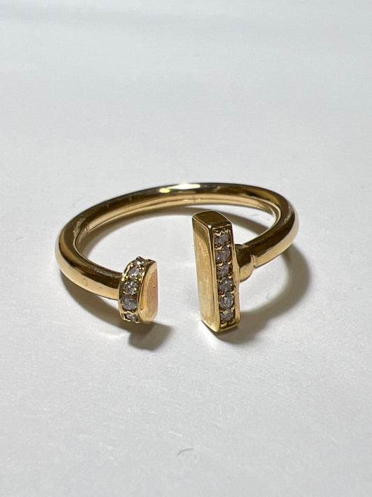 18K Yellow Gold Ring with Diamonds