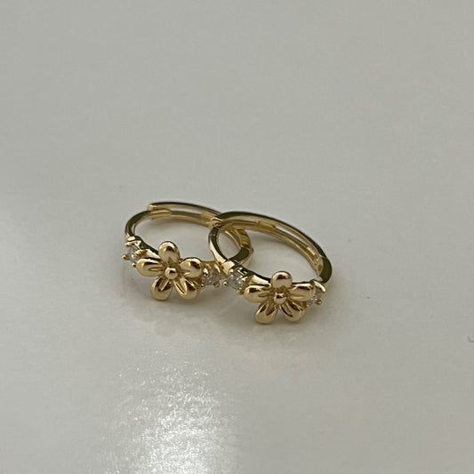 14K Yellow Gold Flower Hoop Earring with Diamond