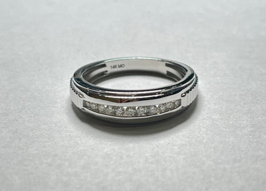 14K White Gold  Wedding Band with Diamond