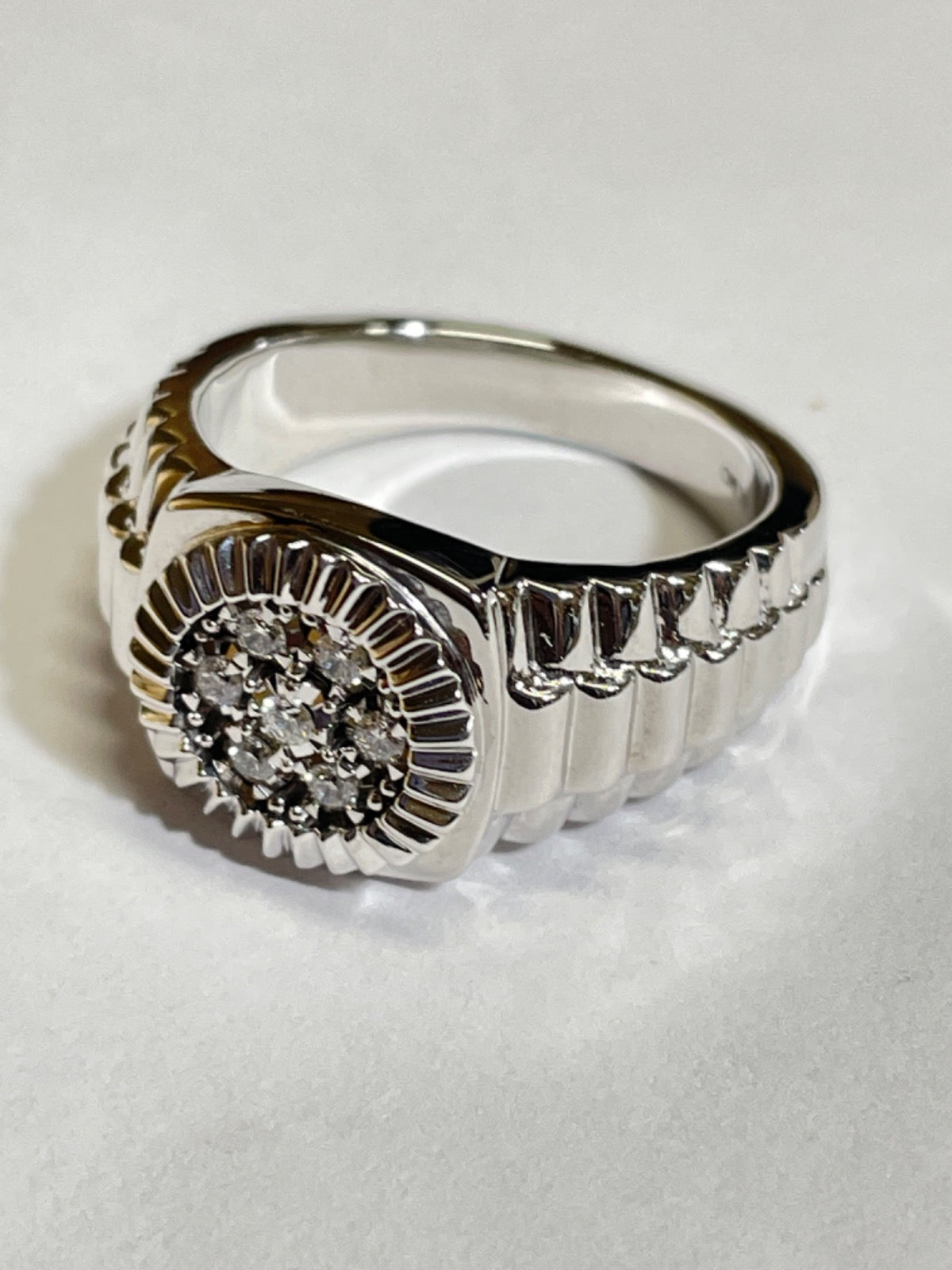 14K White Gold  Men's Ring with Diamond